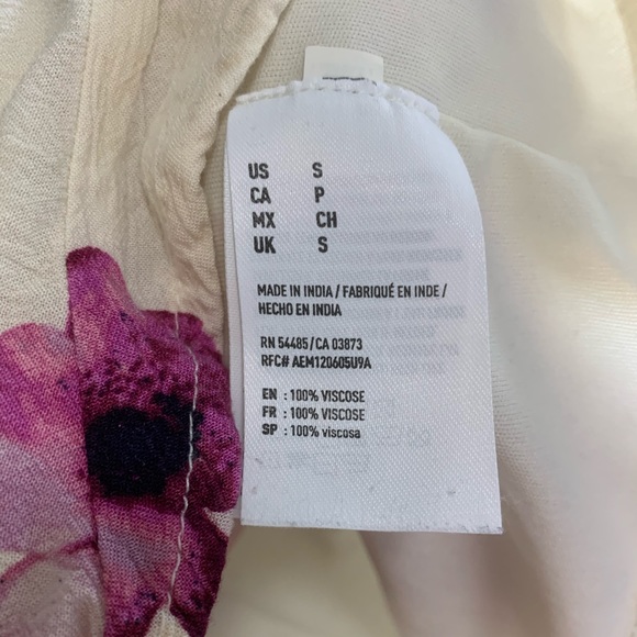 (2/$25) American Eagle Sm Floral Romper - Picture 4 of 11